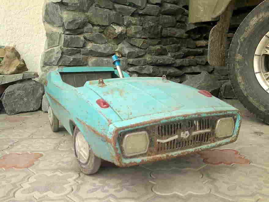 Sovet dövründən qalan maşınları yığıb,  görün neylədi - FOTOLAR